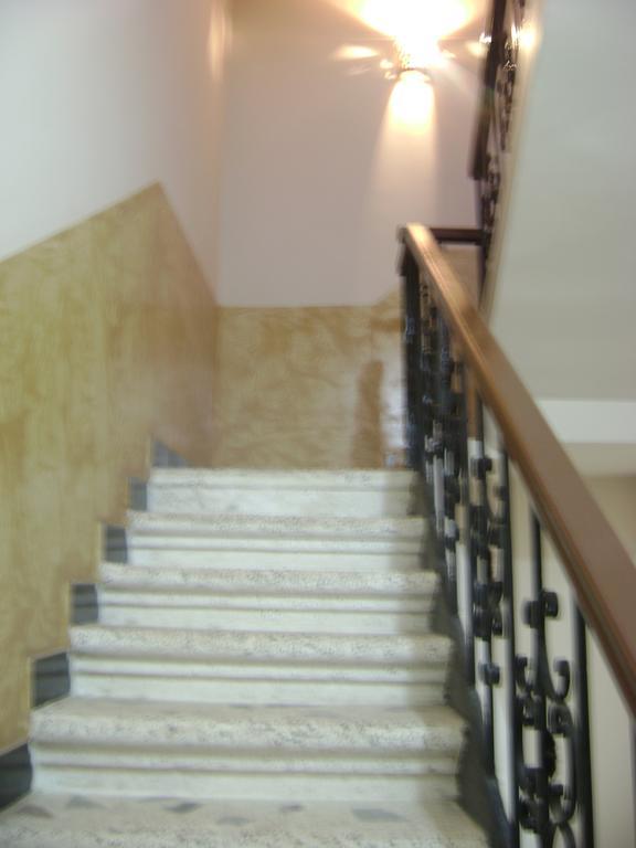 White Луксор