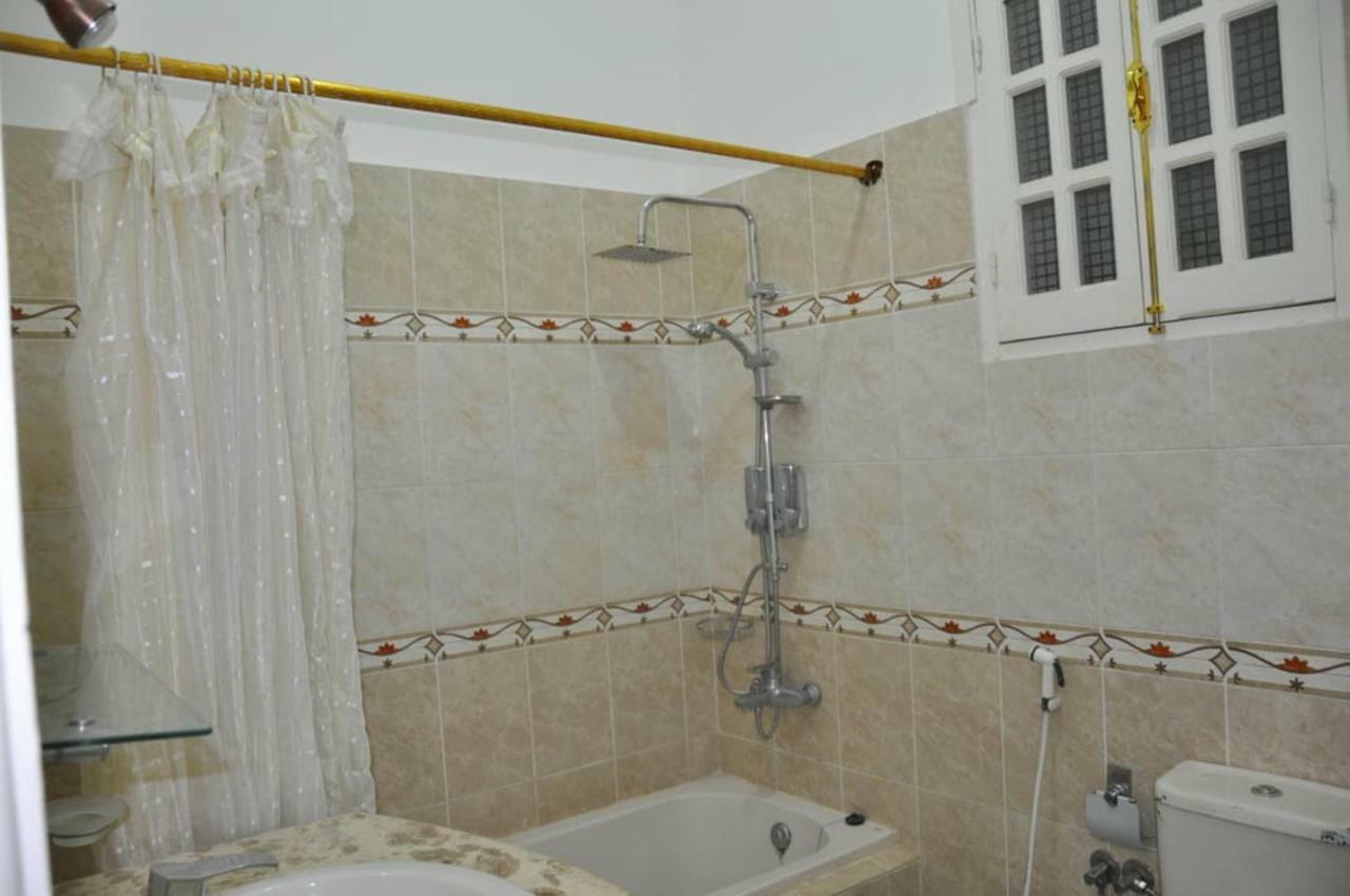 White Апартаменти Луксор