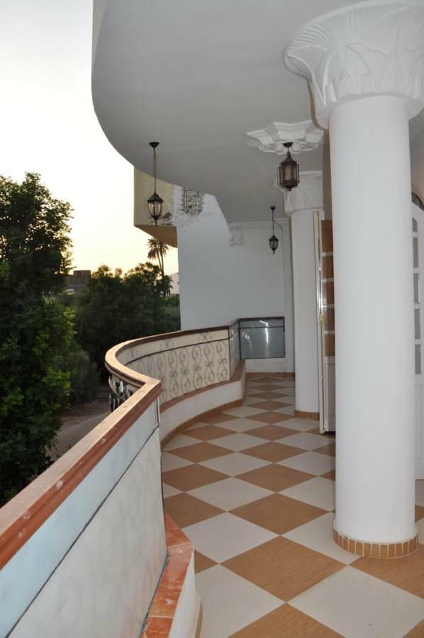 Apartment White