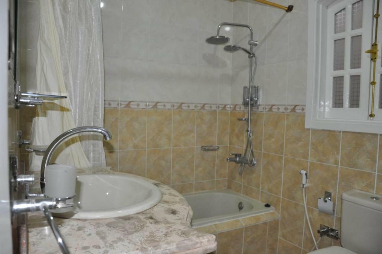 Apartment White *